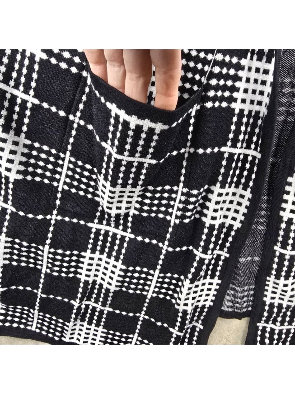 Investments Womens Long Open Cardigan Black & White Plaid Size 3X Rayon Blend - Picture 3 of 7